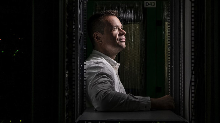 Pomáháme firmám uspět v ekonomice poháněné umělou inteligencí